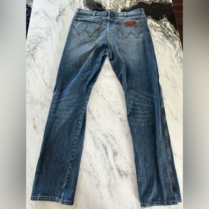 Wrangler retro 34x34 slim straight bottom cut for boots